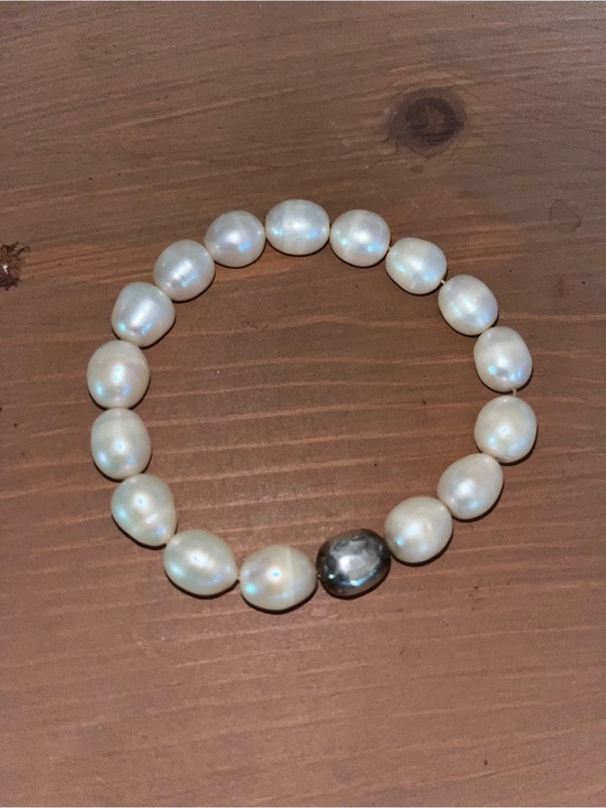 Silpada Jewelry - Shine on Silpada bracelet sterling and freshwater pearl. Classic design retired.